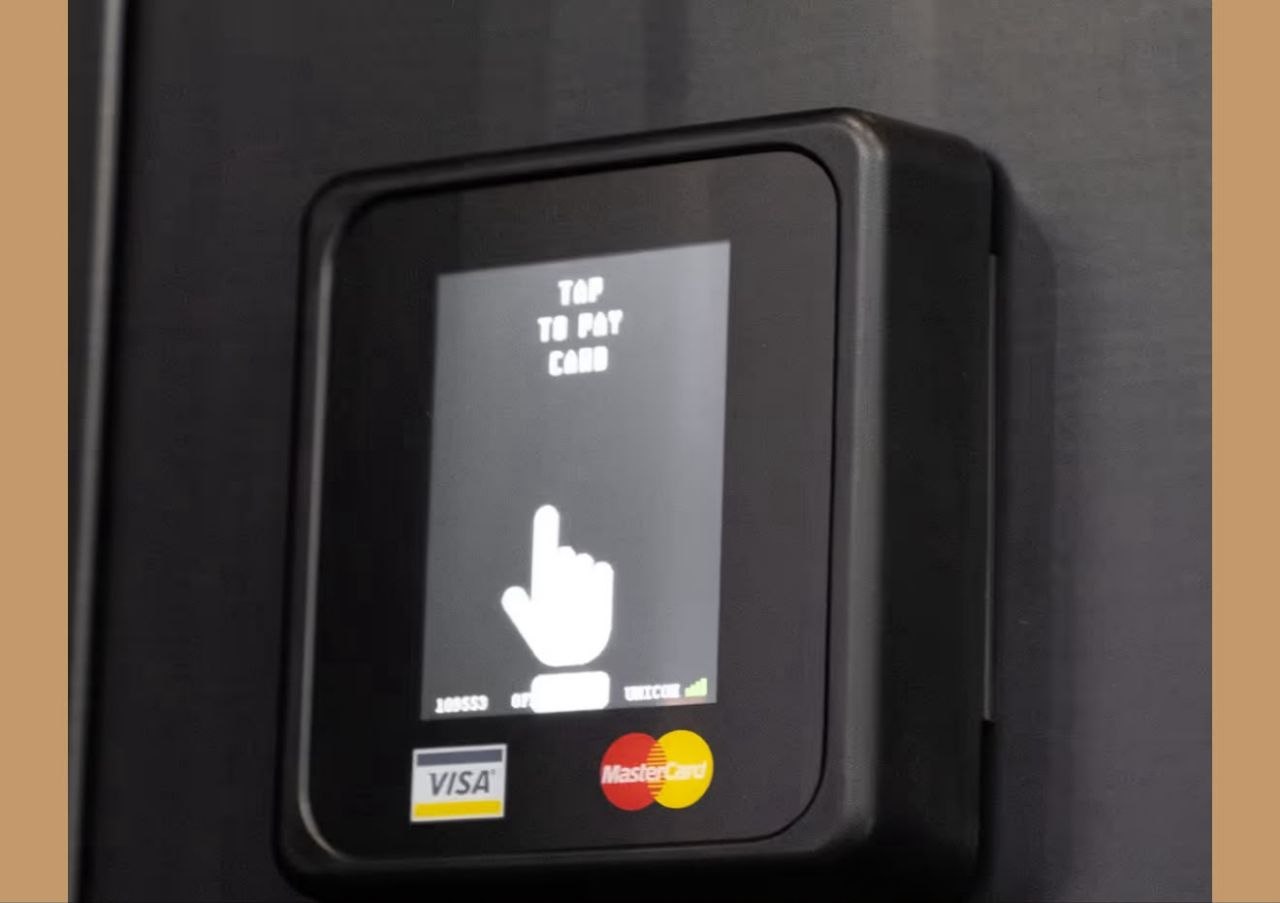 Lettore POS contactless su un distributore automatico
